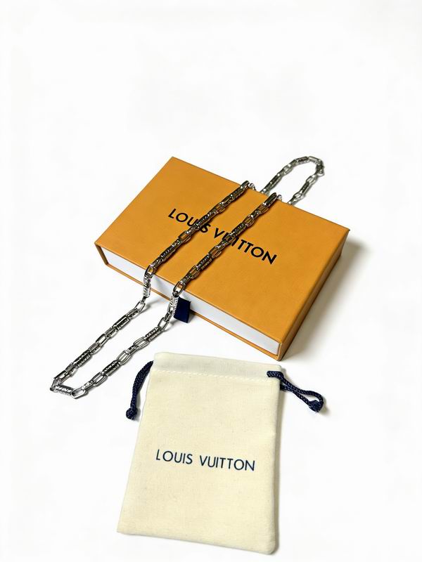 LV Necklace 01yxx258
